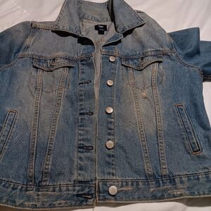 Gap denim jean jacket boyfriend style size large in great condition.